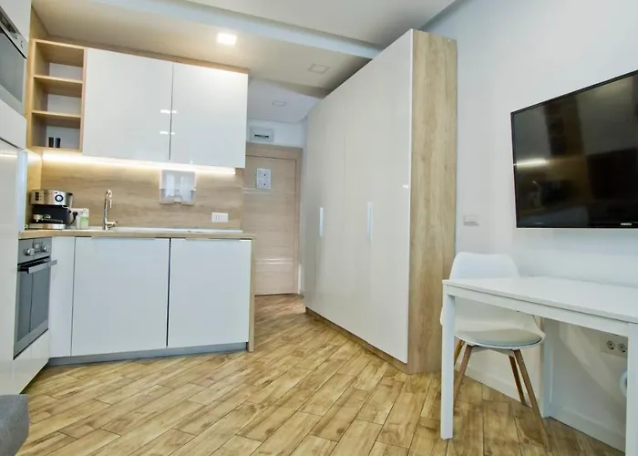 Colonel Bijou * סופיה