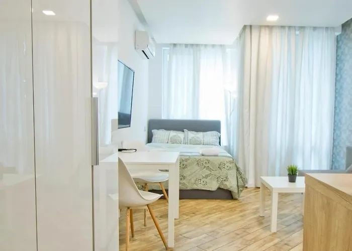 Colonel Bijou * סופיה